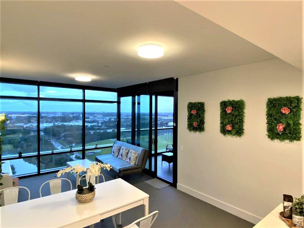 Parkside & City View In Sydney Olympic Park Exterior photo